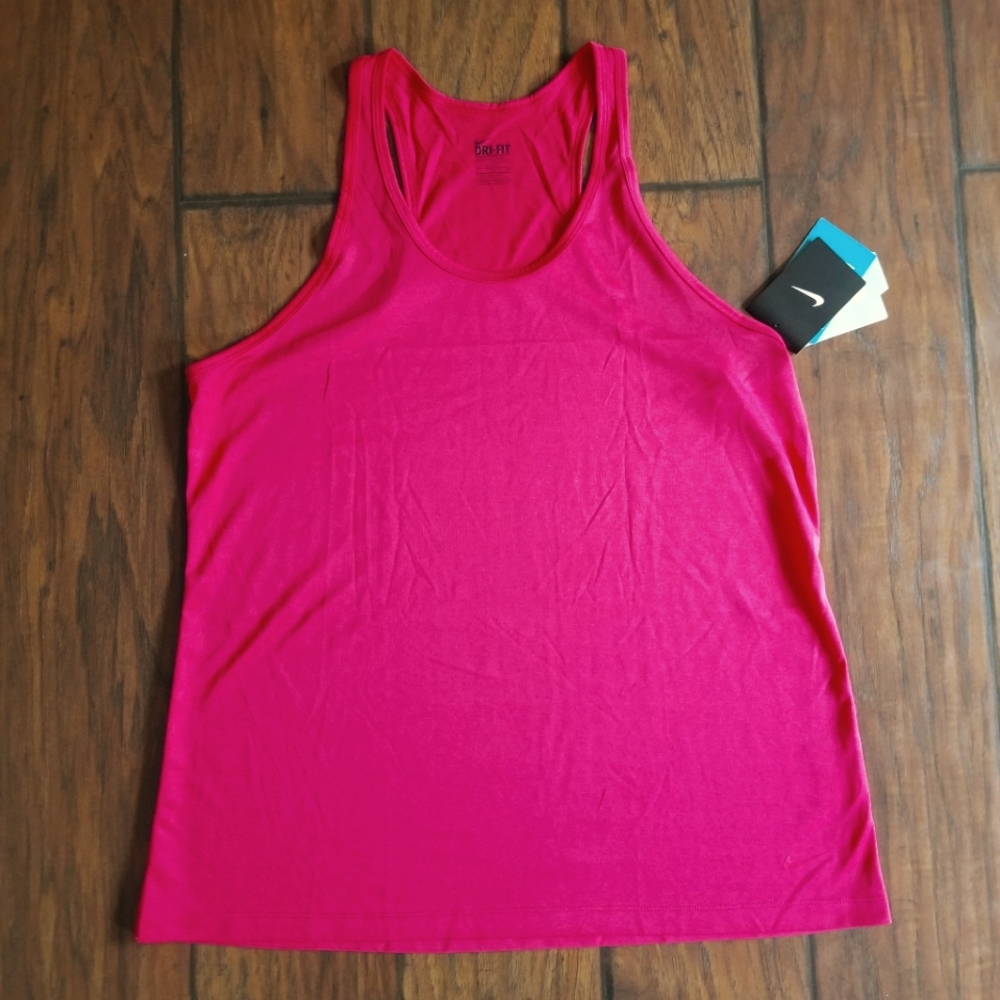 🎉HP🎉 NWT Nike dry fit racer back